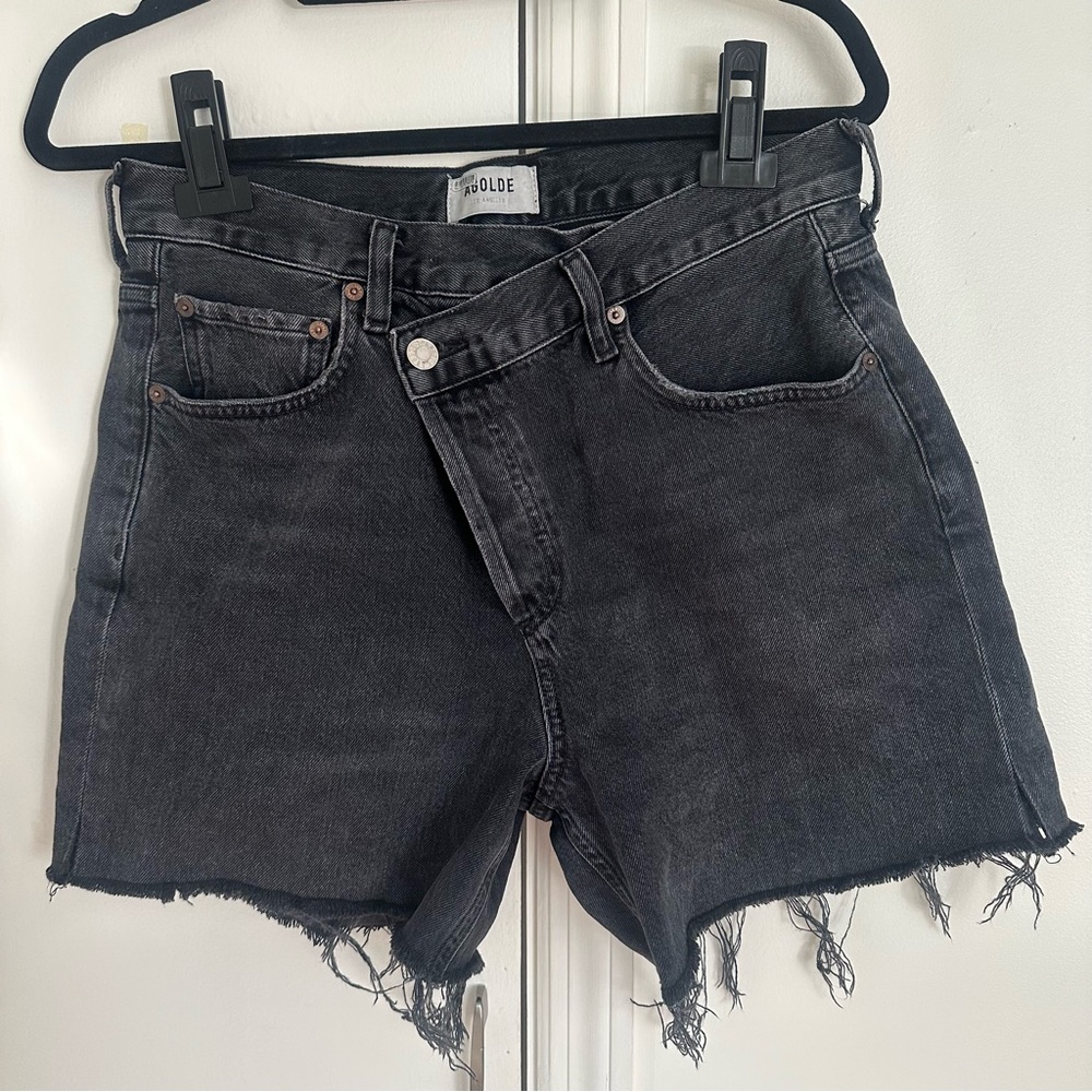 AGOLDE Parker Long Criss Cross Short Black Denim